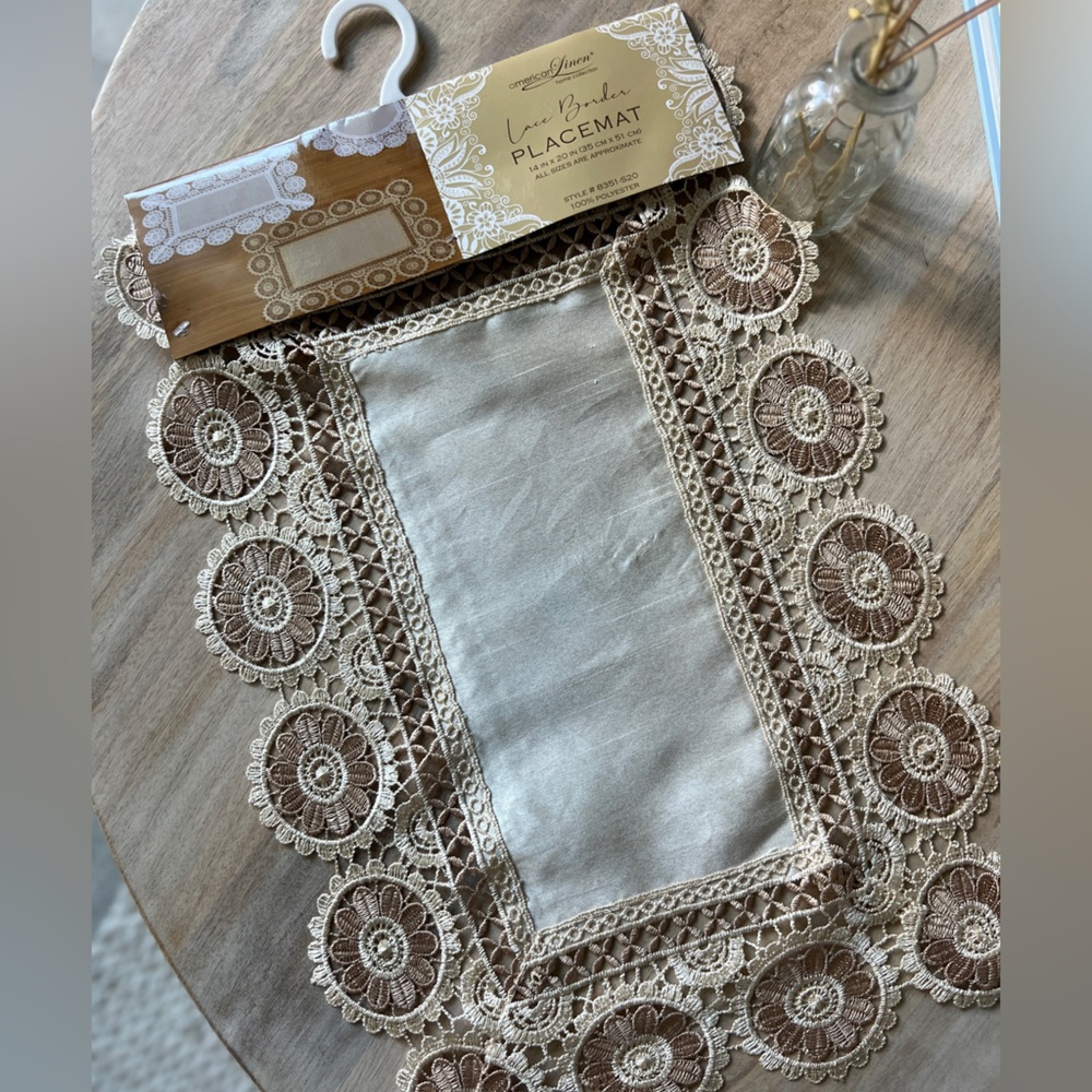 Shabby Chic Lace Border Placemat